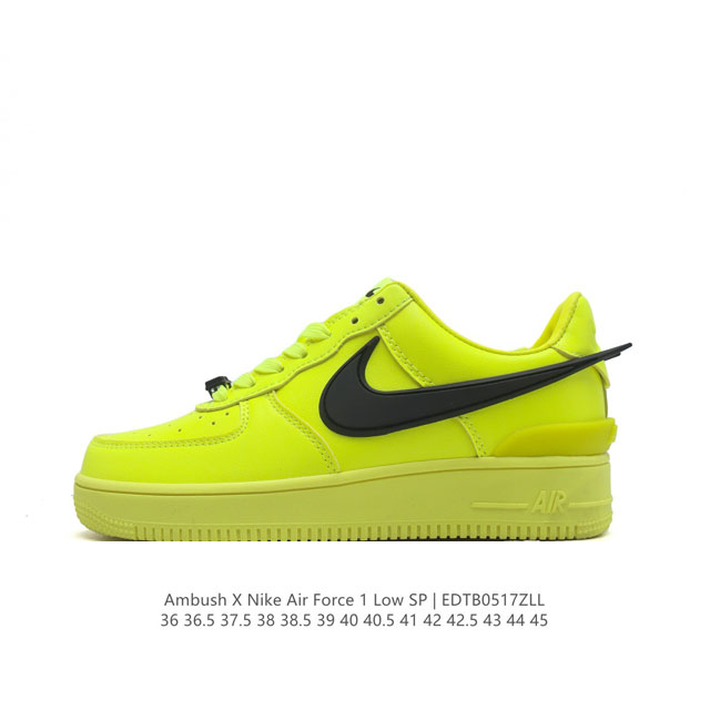 耐克 空军一号 Af1 低帮休闲板鞋 Ambush X Nk Air Force 1'07 Low Sp 空军一号联名标志性的swoosh延伸至鞋跟之外，鞋舌和