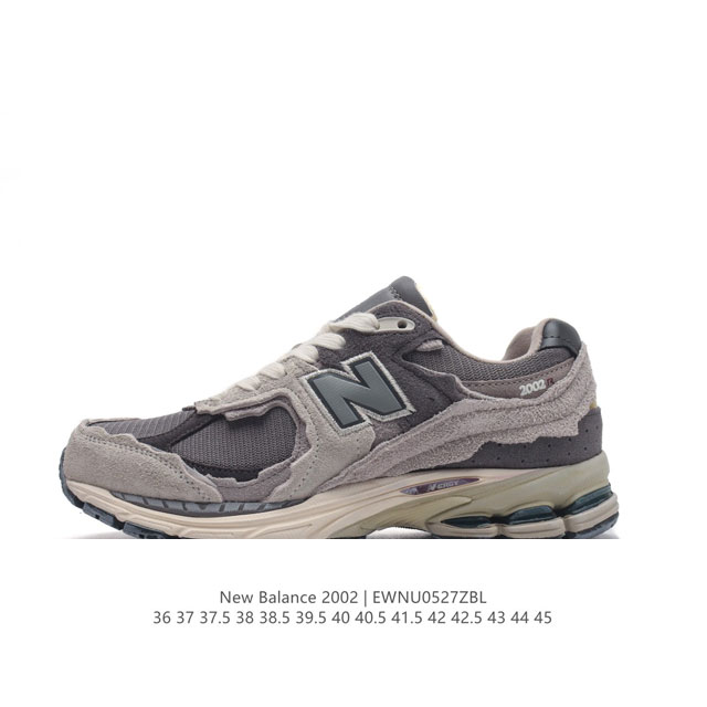 新百伦 New Balance 2002R 跑鞋 男女运动鞋 潮老爹鞋。沿袭了面世之初的经典科技，以 Encap 中底配以升级版 N-Ergy 缓震物料。鞋面则