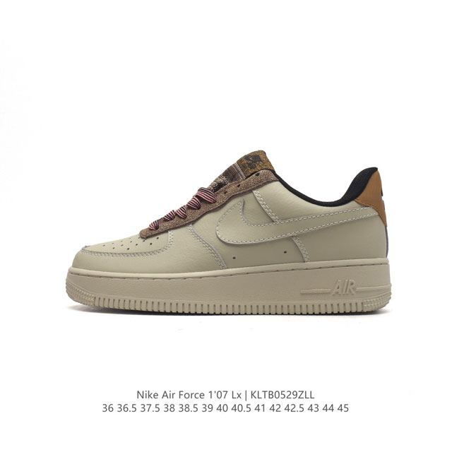 耐克 Nike Air Force 1 ’07 空军一号 Af 1 低帮 厚底增高百搭 休闲运动板鞋。柔软、弹性十足的缓震性能和出色的中底设计，横跨复古与现代的