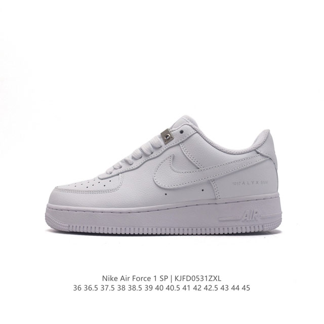 耐克 Nike Air Force 1 '07 Low 空军一号含气垫 低帮百搭厚底增高休闲运动板鞋。柔软、弹性十足的缓震性能和出色的中底设计，横跨复古与现代的