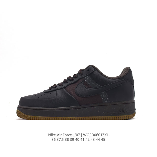 耐克 Nike Air Force 1 '07 Low 空军一号含气垫 低帮百搭厚底增高休闲运动板鞋。柔软、弹性十足的缓震性能和出色的中底设计，横跨复古与现代的