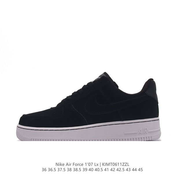 耐克 Nike Air Force 1 '07 Low 空军一号含气垫 低帮百搭厚底增高休闲运动板鞋。柔软、弹性十足的缓震性能和出色的中底设计，横跨复古与现代的