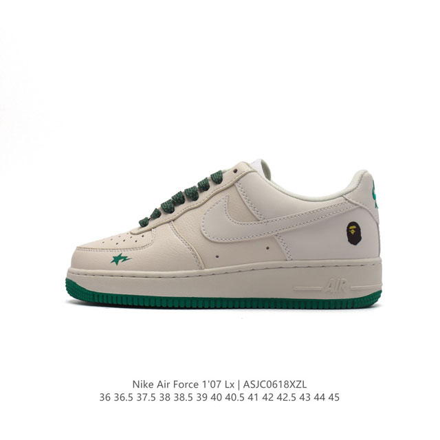 公司级 耐克 Nike Air Force 1 '07 Low 空军一号含气垫 低帮百搭厚底增高休闲运动板鞋。柔软、弹性十足的缓震性能和出色的中底设计，横跨复古