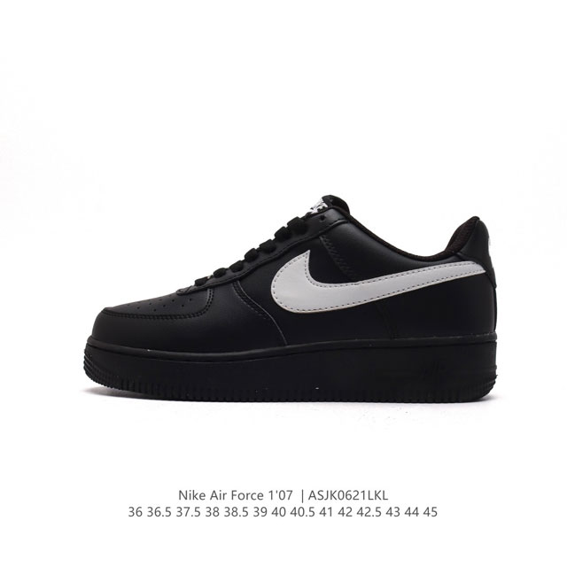 耐克 Nike Air Force 1 '07 Low 空军一号含气垫 低帮百搭厚底增高休闲运动板鞋。柔软、弹性十足的缓震性能和出色的中底设计，横跨复古与现代的