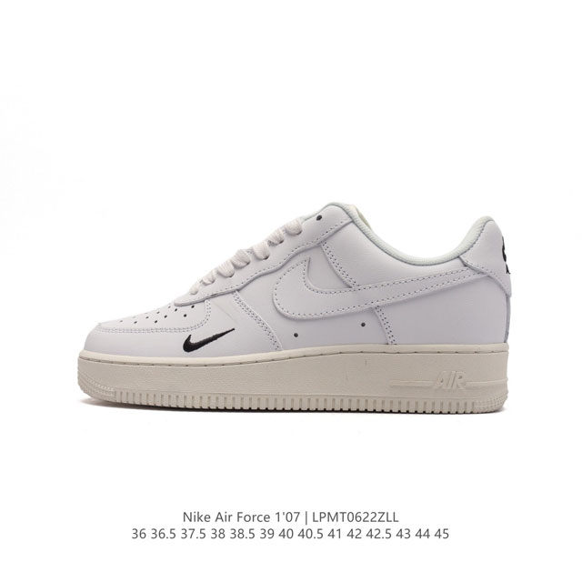 耐克 Nike Air Force 1 '07 Low 空军一号含气垫 低帮百搭厚底增高休闲运动板鞋。柔软、弹性十足的缓震性能和出色的中底设计，横跨复古与现代的