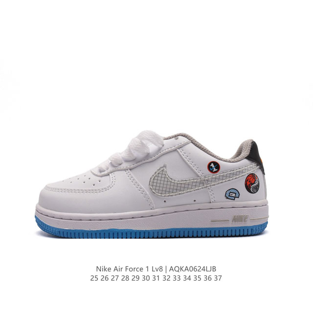 童鞋 耐克 Nike Air Force 1 '07 Low 空军一号含气垫 低帮百搭厚底增高休闲儿童运动板鞋。柔软、弹性十足的缓震性能和出色的中底设计，横跨复