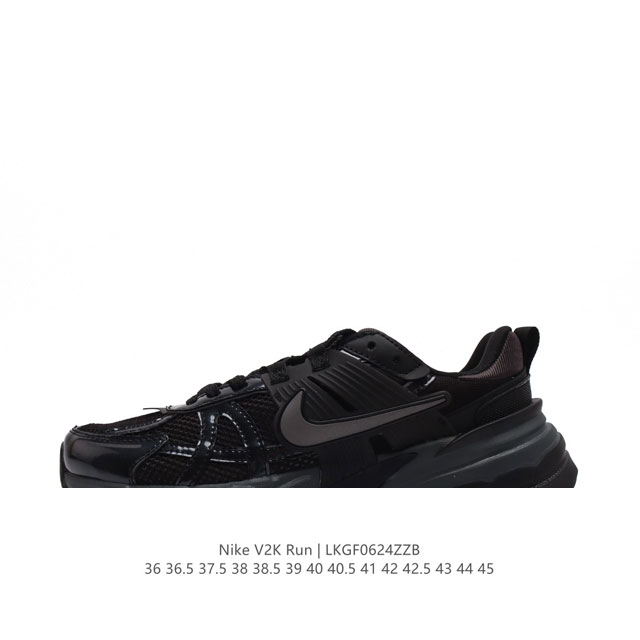 真标 Nike 耐克 V2K Run 减震防滑 复古低帮跑步鞋 超火复古跑鞋，采用太空革组合呼吸网眼布鞋面材质，搭载正确4层组合底模，嵌入TPU加固稳定模块,双