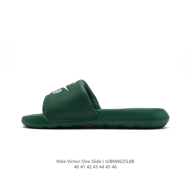 耐克 Nike VICTORI ONE SLIDE 耐克 夏季时尚舒适 高品质 一字拖鞋沙滩鞋拖鞋。采用全新柔软泡棉，响应灵敏，轻盈非凡，打造休闲舒适的穿着体验