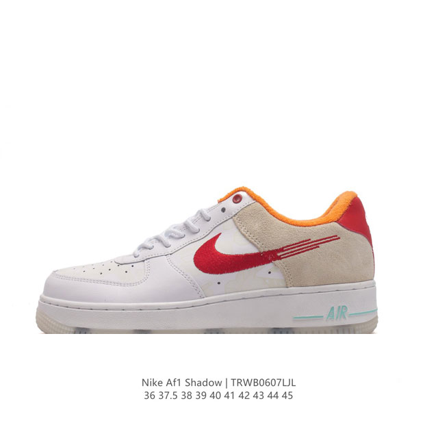 特价 耐克 Nike Air Force 1 '07 Low 空军一号含气垫 低帮百搭厚底增高休闲运动板鞋。柔软、弹性十足的缓震性能和出色的中底设计，横跨复古与