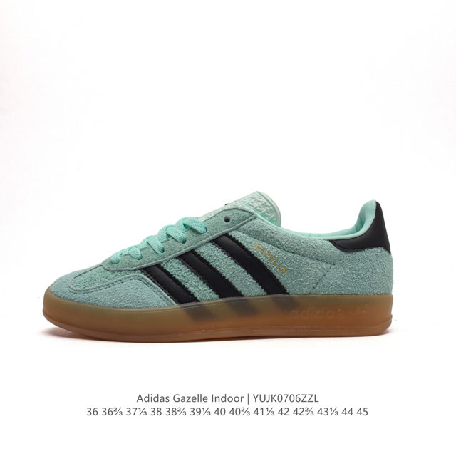 阿迪达斯 Adidas Originals Gazelle Indoor 复古三叶草防滑透明橡胶板鞋经典运动鞋。这款经典鞋,忠于原版设计,缀撞色三条纹和鞋跟饰片