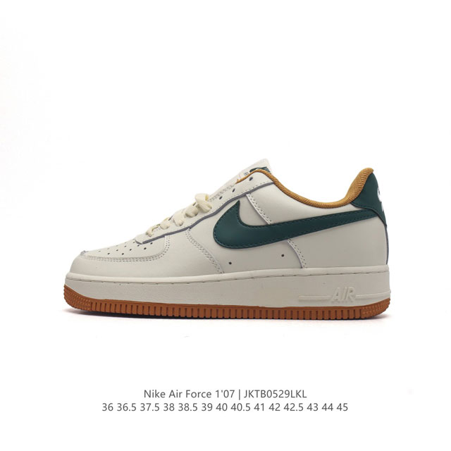 耐克 Nike Air Force 1 '07 Low 空军一号含气垫 低帮百搭厚底增高休闲运动板鞋。柔软、弹性十足的缓震性能和出色的中底设计，横跨复古与现代的