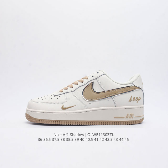 耐克 Nike Air Force 1 ’07 空军一号低帮百搭休闲运动板鞋。柔软、弹性十足的缓震性能和出色的中底设计，横跨复古与现代的外型结合，造就出风靡全球