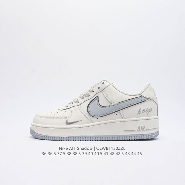 耐克 Nike Air Force 1 ’07 空军一号低帮百搭休闲运动板鞋。柔软、弹性十足的缓震性能和出色的中底设计，横跨复古与现代的外型结合，造就出风靡全球