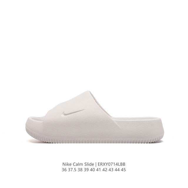 耐克 Nike Calm Slide 经典运动拖鞋时尚厚底增高男女一字拖鞋 沙滩鞋，拖鞋的外观十分吸引人，融合了舒适与时尚的元素，延续了简约独特的美学风尚，一体