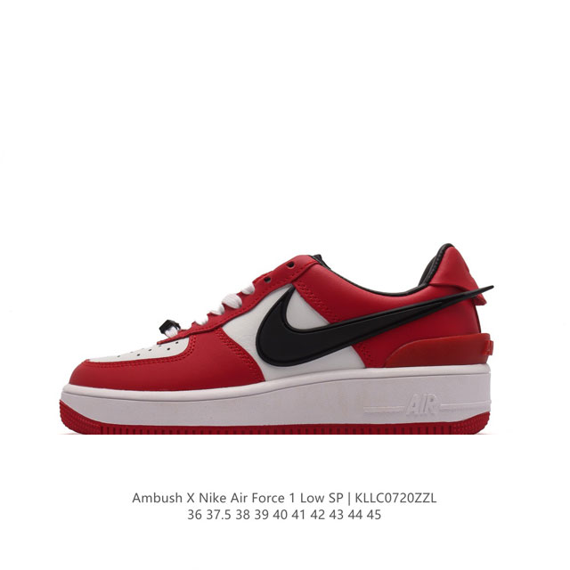 真标 耐克 空军一号 Af1 低帮休闲板鞋 Ambush X Nk Air Force 1'07 Low Sp 空军一号联名标志性的swoosh延伸至鞋跟之外，