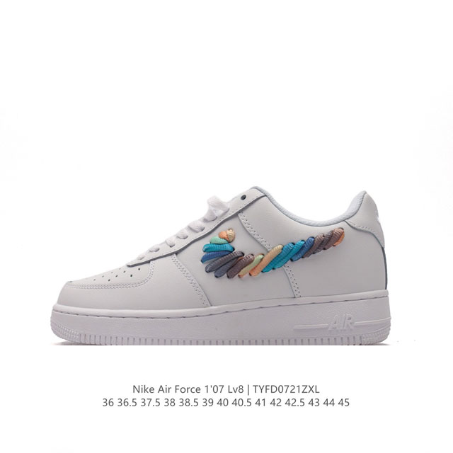 耐克 Nike Air Force 1 '07 Low 空军一号含气垫 低帮百搭厚底增高休闲运动板鞋。柔软、弹性十足的缓震性能和出色的中底设计，横跨复古与现代的