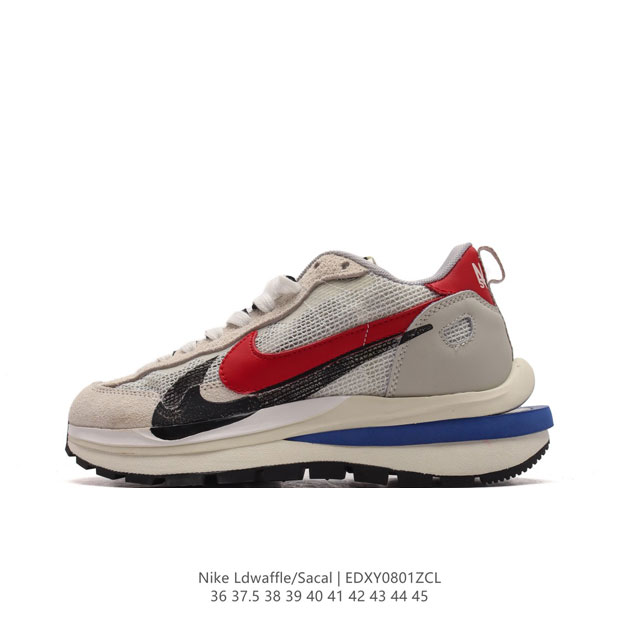 耐克 Sacai X Nike Vaporwaffle 华夫三代3.0 走秀重磅联名款运动鞋 。鞋款由pegasus与vaporfly两款鞋型的设计元素共同构建