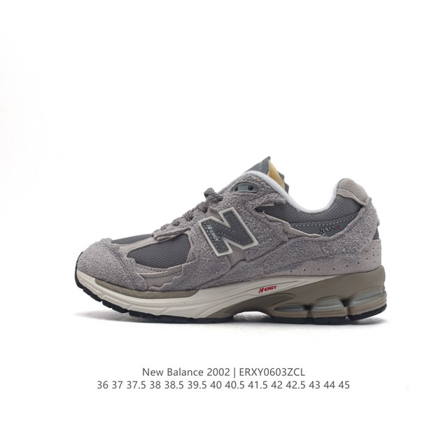 新百伦 New Balance 2002R 跑鞋 男女运动鞋 潮老爹鞋。沿袭了面世之初的经典科技，以 Encap 中底配以升级版 N-Ergy 缓震物料。鞋面则