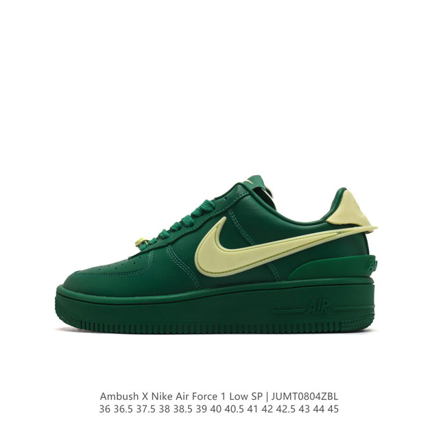 耐克 空军一号 Af1 低帮休闲板鞋 Ambush X Nk Air Force 7 Low Sp 空军一号联名标志性的swoosh延伸至鞋跟之外，鞋舌和鞋垫上