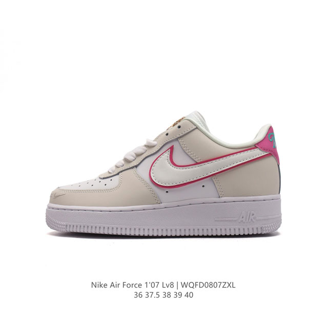 耐克 Nike Air Force 1 '07 Low 空军一号含气垫 低帮百搭厚底增高休闲运动板鞋。柔软、弹性十足的缓震性能和出色的中底设计，横跨复古与现代的