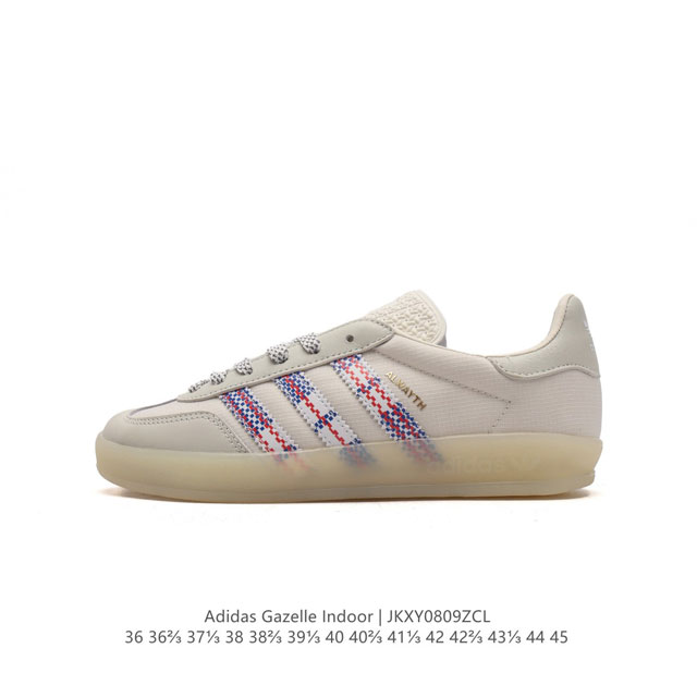 阿迪达斯 Adidas Originals Gazelle Indoor 复古三叶草防滑透明橡胶板鞋经典运动鞋。这款经典鞋,忠于原版设计,缀撞色三条纹和鞋跟饰片