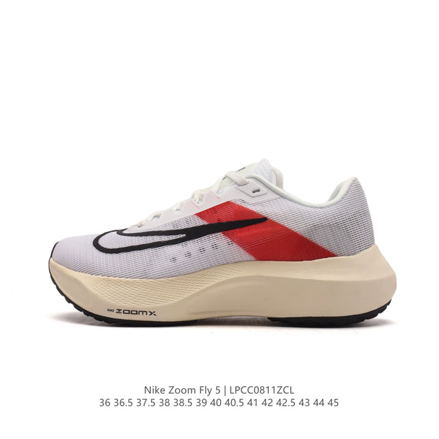 耐克 Nike Zoom Fly 5 Prm 不可战胜系列轻量飞织低帮休闲运动慢跑鞋 此鞋专为短跑运动员而生，是为 5 至 10 公里距离的赛事和训练打造。整体