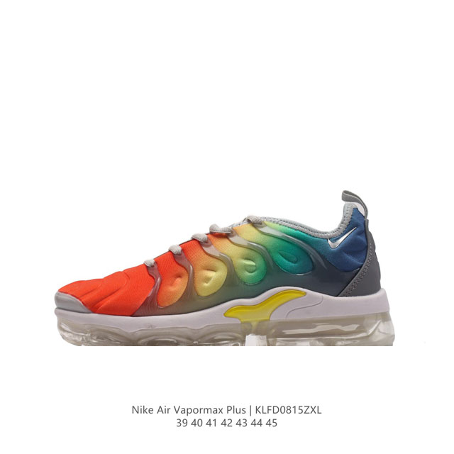 经典配色，全新耐克nike Air Vapormax Plus 蒸汽大气垫百搭休闲运动时尚慢跑鞋潮男鞋。耐克 原档案flyknit鞋面，新全掌气垫管道缓震大底