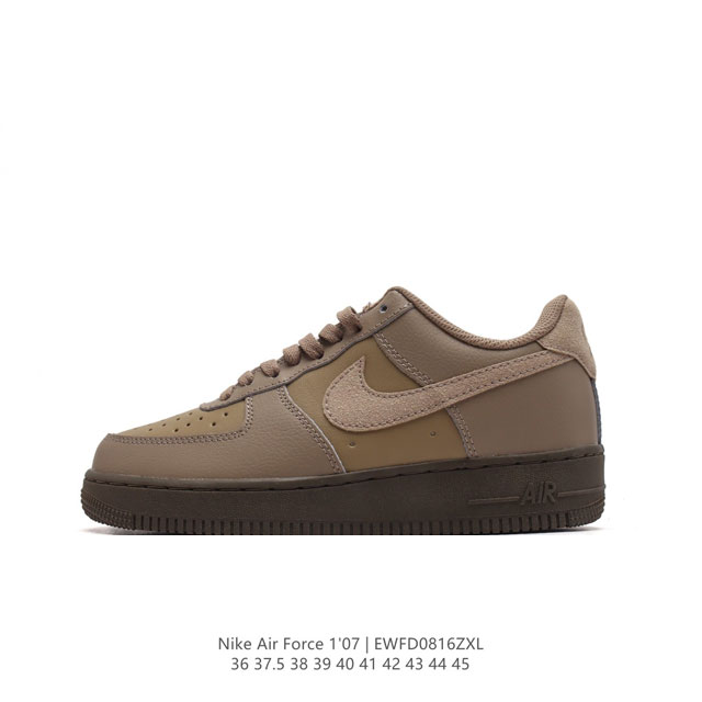 耐克 Nike Air Force 1 '07 Low 空军一号含气垫 低帮百搭厚底增高休闲运动板鞋。柔软、弹性十足的缓震性能和出色的中底设计，横跨复古与现代的