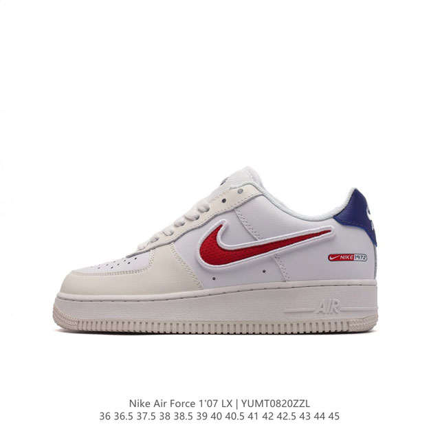 耐克 Nike Air Force 1 '07 Low 空军一号含气垫 低帮百搭厚底增高休闲运动板鞋。柔软、弹性十足的缓震性能和出色的中底设计，横跨复古与现代的