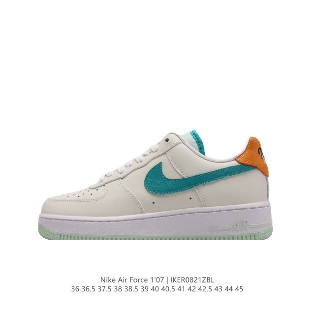 耐克 Nike Air Force 1 '07 Low 空军一号含气垫 低帮百搭厚底增高休闲运动板鞋。柔软、弹性十足的缓震性能和出色的中底设计，横跨复古与现代的