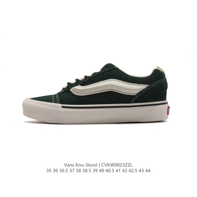 万斯 Vans Knu-Skool Vr3 Lx 面包鞋。坎普尔 茱利安系列低帮复古硫化休闲运动板鞋“肥胖版大logo”要说整个年最为热门的鞋型之一， 面包鞋