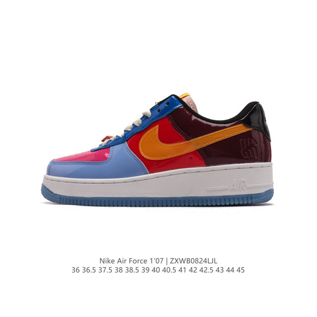 耐克 Nike Air Force 1 '07 Low 空军一号含气垫 低帮百搭厚底增高休闲运动板鞋。柔软、弹性十足的缓震性能和出色的中底设计，横跨复古与现代的