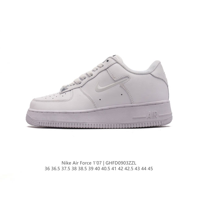 耐克 Nike Air Force 1 '07 Low 空军一号含气垫 满钻 低帮百搭厚底增高休闲运动板鞋。柔软、弹性十足的缓震性能和出色的中底设计，横跨复古与