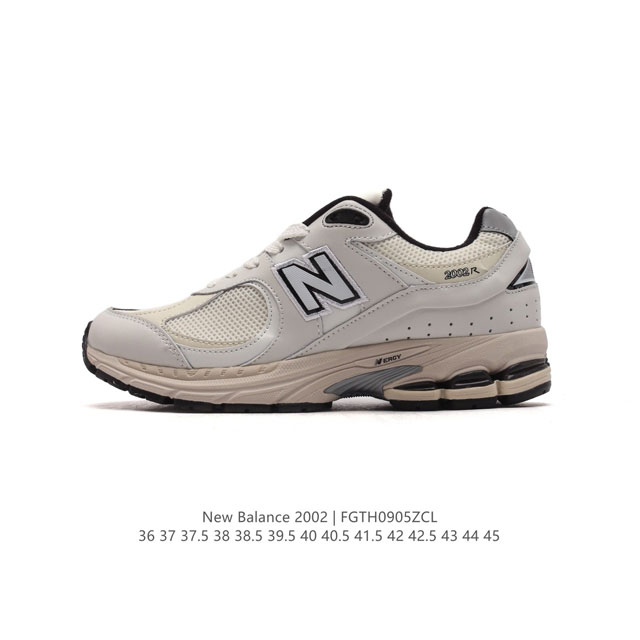 新百伦 New Balance 2002R 跑鞋 男女运动鞋 潮老爹鞋。沿袭了面世之初的经典科技，以 Encap 中底配以升级版 N-Ergy 缓震物料。鞋面则