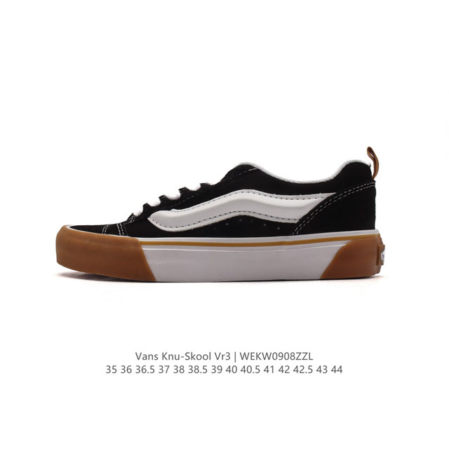 万斯 Vans Knu-Skool Vr3 Lx 面包鞋。坎普尔 茱利安系列低帮复古硫化休闲运动板鞋“肥胖版大logo”要说整个年最为热门的鞋型之一， 面包鞋