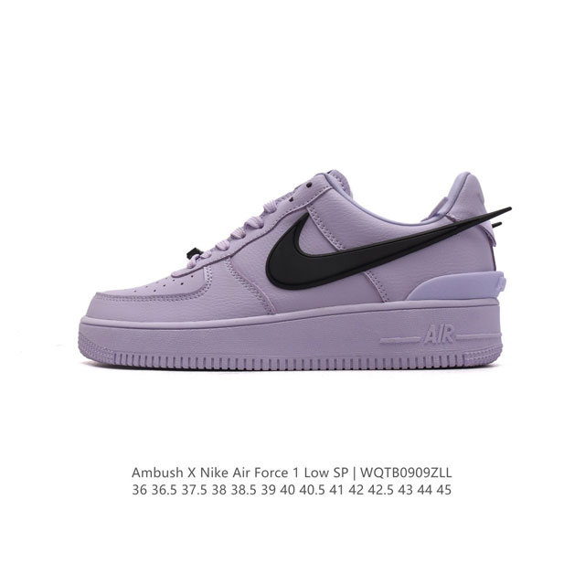 耐克 空军一号 Af1 低帮休闲板鞋 Ambush X Nk Air Force 7 Low Sp 空军一号联名标志性的swoosh延伸至鞋跟之外，鞋舌和鞋垫上