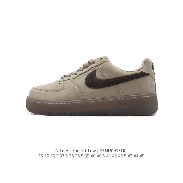 耐克 Nike Air Force 1 '07 Low 空军一号含气垫 低帮百搭厚底增高休闲运动板鞋 小白鞋 。柔软、弹性十足的缓震性能和出色的中底设计，横跨复