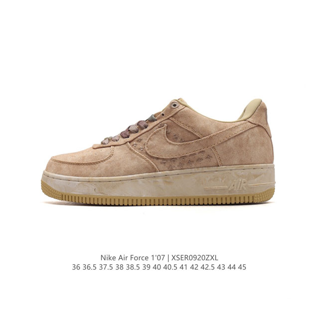 耐克 Nike Air Force 1 '07 Low 空军一号含气垫 低帮百搭厚底增高休闲运动板鞋。柔软、弹性十足的缓震性能和出色的中底设计，横跨复古与现代的