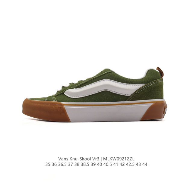 公司级 万斯 Vans Knu-Skool Vr3 Lx 面包鞋。坎普尔 茱利安系列低帮复古硫化休闲运动板鞋“肥胖版大logo”要说整个年最为热门的鞋型之一，