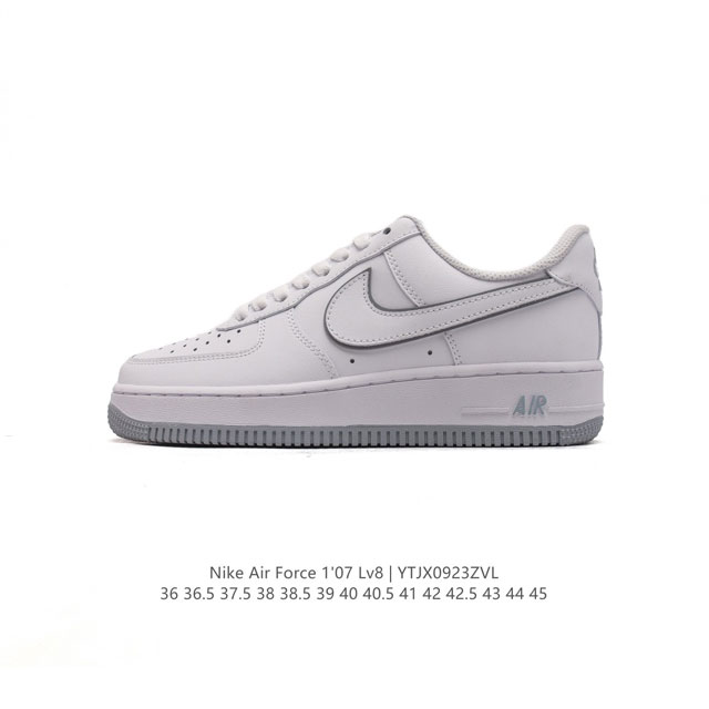 耐克 Nike Air Force 1 '07 Low 空军一号含气垫 低帮百搭厚底增高休闲运动板鞋。柔软、弹性十足的缓震性能和出色的中底设计，横跨复古与现代的