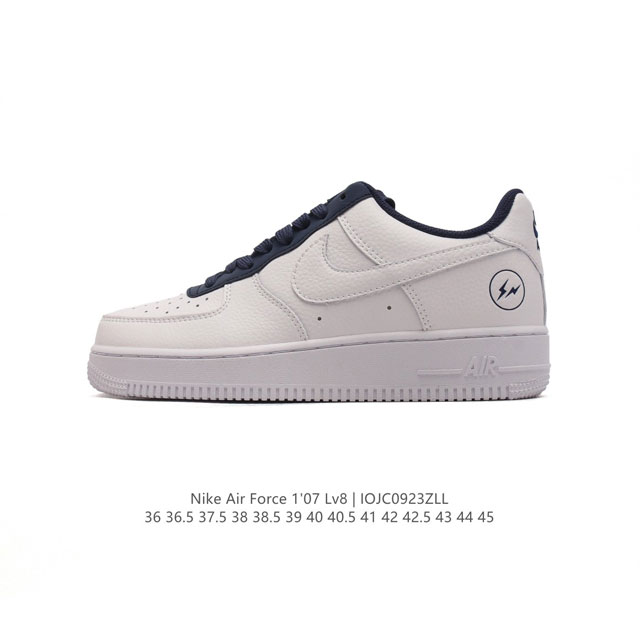 耐克 Nike Air Force 1 '07 Low 空军一号含气垫 低帮百搭厚底增高休闲运动板鞋。柔软、弹性十足的缓震性能和出色的中底设计，横跨复古与现代的