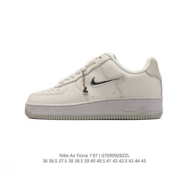 耐克 Nike Air Force 1 '07 Low 空军一号含气垫 小白鞋 低帮百搭厚底增高休闲运动板鞋。柔软、弹性十足的缓震性能和出色的中底设计，横跨复古