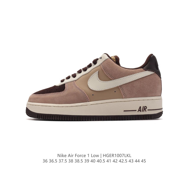 耐克 Nike Air Force 1 '07 Low 空军一号含气垫 小白鞋 低帮百搭厚底增高休闲运动板鞋。柔软、弹性十足的缓震性能和出色的中底设计，横跨复古