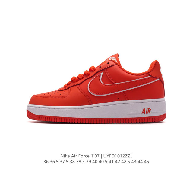 耐克 Nike Air Force 1 '07 Low 空军一号含气垫 低帮百搭厚底增高休闲运动板鞋。柔软、弹性十足的缓震性能和出色的中底设计，横跨复古与现代的