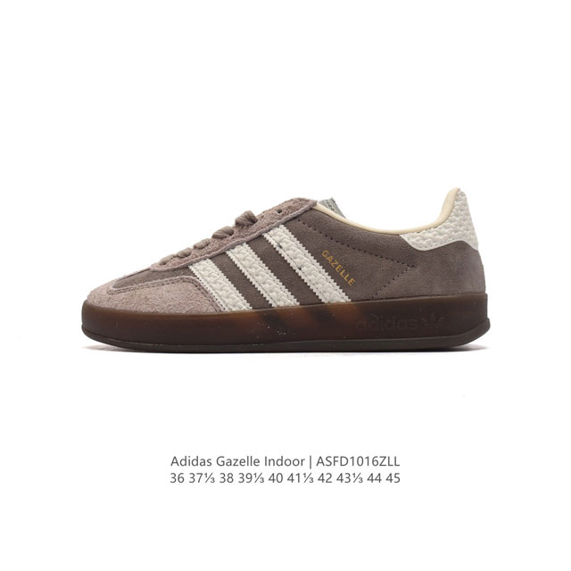 阿迪达斯 Adidas Originals Gazelle Indoor复古三叶草防滑透明橡胶板鞋经典运动鞋。这款经典鞋,忠于原版设计,缀撞色三条纹和鞋跟饰片。