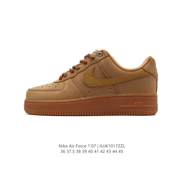 耐克 Nike Air Force 1 '07 Low 空军一号含气垫 低帮百搭厚底增高休闲运动板鞋。柔软、弹性十足的缓震性能和出色的中底设计，横跨复古与现代的