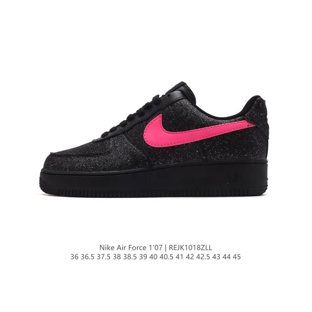 耐克 Nike Air Force 1 '07 Low 空军一号 af1含气垫 低帮百搭厚底增高休闲运动板鞋。柔软、弹性十足的缓震性能和出色的中底设计，横跨复古