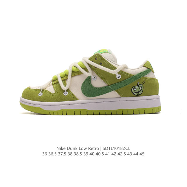 耐克 Nike Dunk Low Retro 运动鞋复古解构绑带板鞋 双鞋带。作为 80 年代经典篮球鞋款，起初专为硬木球场打造，后来成为席卷街头的时尚标杆，现