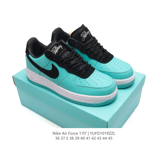 耐克 Nike Air Force 1 '07 Low 空军一号 af1含气垫 低帮百搭厚底增高休闲运动板鞋。柔软、弹性十足的缓震性能和出色的中底设计，横跨复古