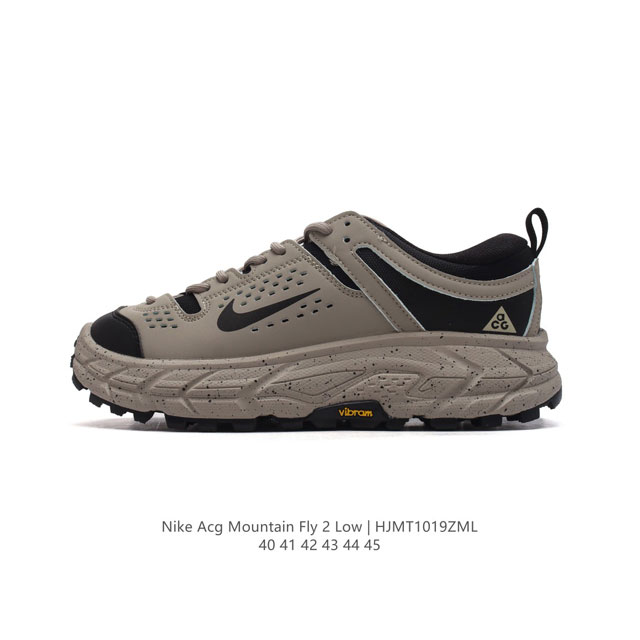 公司级 耐克 Nike ACG Mountain Fly 2 Low耐克户外登山鞋 山脉2代徒步跑鞋 男运动鞋 。采用匠心设计，打造耐穿迅疾风格，让你在沙漠、峡